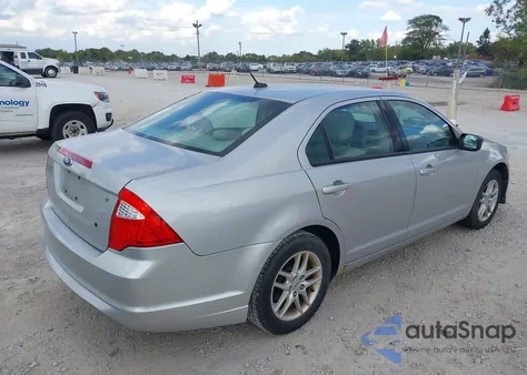 2010 Ford Fusion S из США, поврежденный, VIN 3FAHP0GA9AR154274